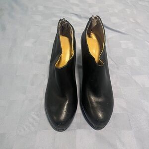 Nine West Booties Elegant Black Women's Ankle Boots. Size 6.5m